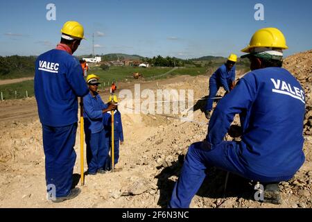 Ipiau, bahia / brasile - 10 agosto 2011: Lavoratori sono visti durante la costruzione di Ferrovia Integração Oeste Leste - Fiol - nel comune di i Foto Stock