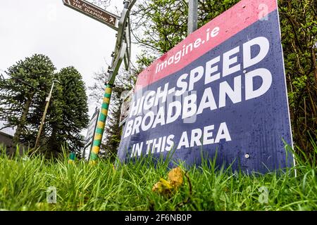 Segnaletica per Imagine.ie, banda larga ad alta velocità in quest'area. Connettività rurale in Irlanda. Foto Stock