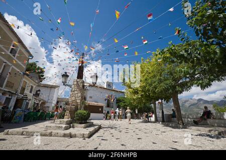 El Castell de Guadalest, vicino a Benidorm, nella regione della Costa Blanca in Spagna Foto Stock