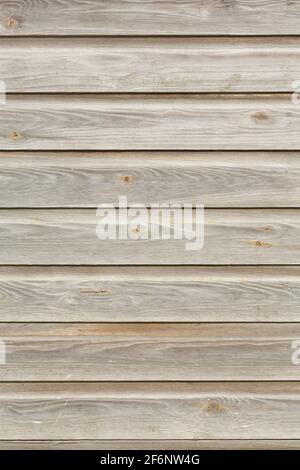 Clapboard o rivestimento shipap, legno di lato su un vecchio edificio esterno, Regno Unito. Struttura di legno di quercia stagionato Foto Stock