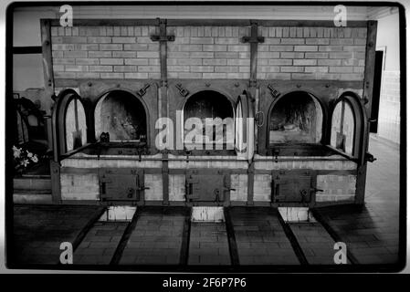 Buchenwald campo di concentramento Weimar in Turingia Germania 1994 il crematorio forni al campo Foto Stock