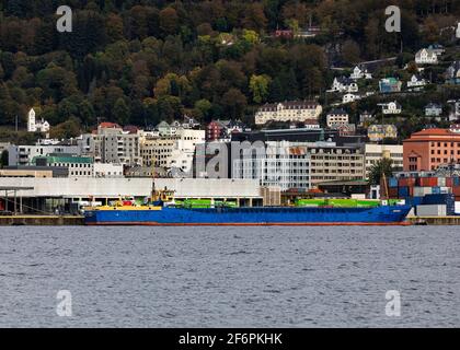 Nave da carico generale danese Amanda (costruita nel 1981) al molo Jekteviken, nel porto di Bergen, Norvegia. Foto Stock