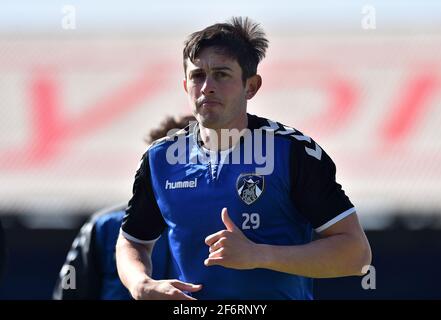 OLDHAM. REGNO UNITO. 2 APRILE: Oldham Athletic's ben Garrity si sta riscaldando prima della partita Sky Bet League 2 tra Oldham Athletic e Stevenage al Boundary Park, Oldham, venerdì 2 aprile 2021. (Credit: Eddie Garvey | MI News) Credit: MI News & Sport /Alamy Live News Foto Stock