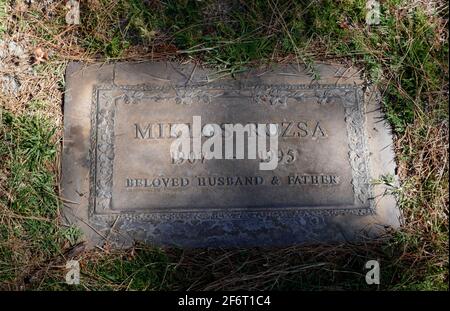 Los Angeles, California, USA 31 marzo 2021 una visione generale dell'atmosfera del compositore Miklos Rozsa's grave a Forest Lawn Memorial Park Hollywood Hills il 31 marzo 2021 a Los Angeles, California, USA. Foto di Barry King/Alamy Stock foto Foto Stock