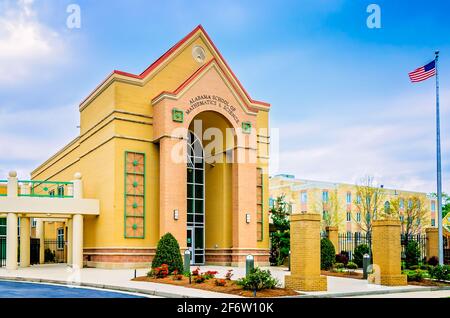 Alabama School of Mathematics and Science is pictured, March 30, 2021, in Mobile, Alabama. La scuola pubblica residenziale superiore è stata fondata nel 1989. Foto Stock