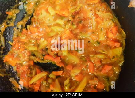 Primo piano di verdure stufate, sfondo di cibo orizzontale. Foto Stock