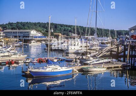 Barche ormeggiate in Boothbay Harbor, Maine Foto Stock