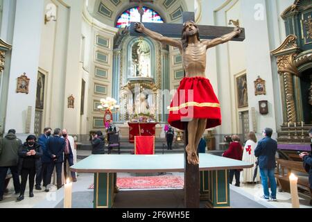 Madrid, Spagna. 02 aprile 2021. Immagini della fraternità del silenzio, chiesa di San Sebastian e San Luis Obispo e chiesa di San Ildefonso. (Foto di Alberto Sibaja/Pacific Press) Credit: Pacific Press Media Production Corp./Alamy Live News Foto Stock