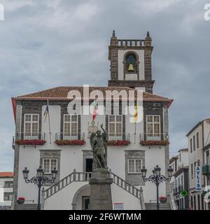 Il municipio nel centro di Ponta Delgada sull'isola di Sao Miguel, Azzorre, Portogallo Foto Stock