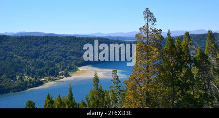 ARGENTINA-SAN CARLO DE BARILOCHE, regione dei laghi, di origine glaciale e circondata dalla catena montuosa delle Ande Foto Stock