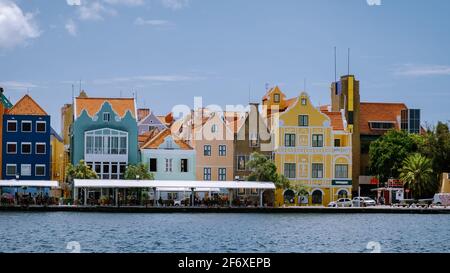 Curacao, Antille Olandesi Vista di edifici colorati del centro di Willemstad Curacao Caribbean Island Foto Stock