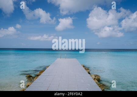 Spiaggia di Playa Porto Marie Curacao, spiaggia tropicale bianca con acqua turqouse oceano Mar dei Caraibi Foto Stock