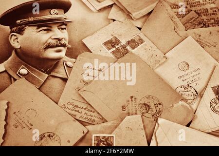 Ritratto di Stalin e posta dal fronte della guerra, evacuazione, deportazione, campo di detenzione durante la seconda guerra mondiale, URSS Foto Stock