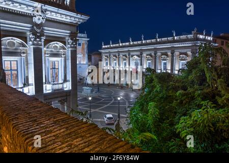 Roma, Italia - 03 ottobre 2018: Vista notturna di Piazza del Campidoglio Foto Stock