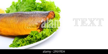 Appetitoso pesce affumicato su un vassoio Foto Stock