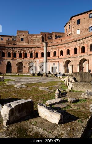 Roma. Italia. Mercati di Traiano (mercati di Traiano), Forum di Traiano (Foro di Traiano). Trajan's Market è stato inaugurato nel 113 DC, e probabilmente bu Foto Stock