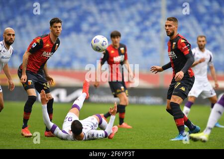 Genova, Italia. 03 Apr 2021. Filippo Melegoni (Genova), Valentin EYSSERIC (Fiorentina), Marko Pjaca (Genova) durante la gara di calcio a Genova CFC contro ACF Fiorentina, Italia Serie di calcio A a Genova, Italia, aprile 03 2021 Credit: Independent Photo Agency/Alamy Live News Foto Stock