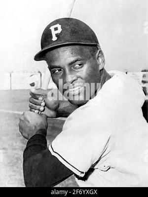 Roberto Clemente. Ritratto del giocatore di baseball portoricano, Roberto Enrique Clemente Walker (1934-1972), scheda di baseball Pittsburgh Pirates, 1965 Foto Stock