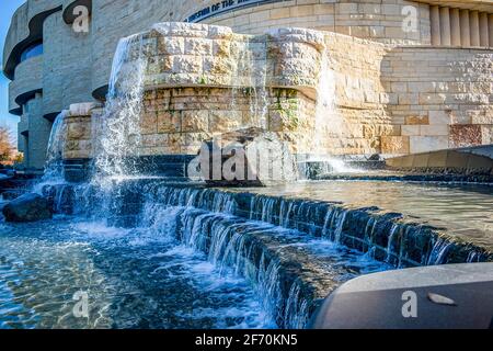 bellissimo scatto della fontana a cascata nel museo nazionale degli indiani d'america a washington dc Foto Stock