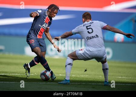 Moise Kean del PSG in azione durante la Ligue 1 match tra Paris Saint Germain e LOSC Lille al Parc des Princes il 03 aprile 2021 a Parigi, Francia. Foto di David Niviere / ABACAPRESS.COM Foto Stock