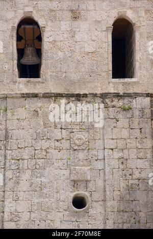 Chiesa di Baclayon, Baclayon, isola di Bohol. Altrimenti conosciuta come la Purisima Concepcion de la Virgen Maria Parish Church. Centro di Visayas, Filippine. Dettaglio architettonico; pietra orale; ultimata nel 1737. Foto Stock