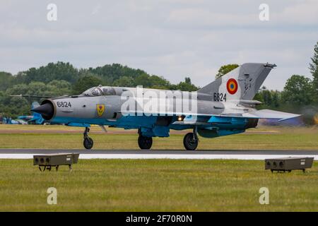 Aereo da combattimento MIG-21 della Romanian Air Force che decolorerà il 21 luglio 2019 al Royal International Air Tattoo, RAF Fairford, Regno Unito. Foto Stock