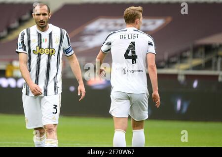 Torino, Italia. 03 Apr 2021. Giorgio Chiellini della Juventus FC durante la Serie UNA partita di calcio tra Torino FC e Juventus. Gli stadi sportivi di tutta Italia restano soggetti a rigorose restrizioni a causa del Coronavirus Pandemic, in quanto le leggi governative in materia di distanziamento sociale vietano i tifosi all'interno dei locali, con conseguente gioco a porte chiuse. La partita è terminata nel 2-2 (Foto di Alberto Gandolfo/Pacific Press) Credit: Pacific Press Media Production Corp./Alamy Live News Foto Stock