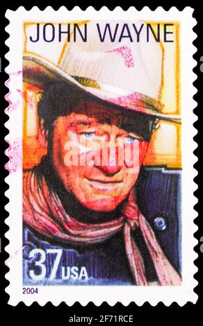 MOSCA, RUSSIA - 20 GENNAIO 2021: Francobollo stampato negli Stati Uniti mostra John Wayne, Legends of Hollywood serie, circa 2004 Foto Stock