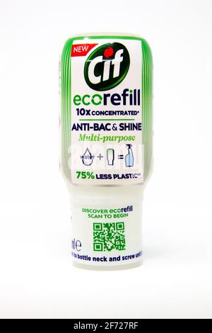 Cif Ecorefill antibatterico e luccicante multiuso 70 ml Foto Stock