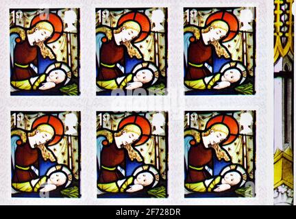 Royal Mail Natale francobolli - Maria culla il neonato Foto Stock