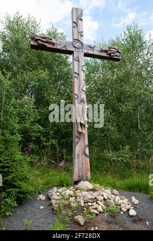 Stazione XII della Via Crucis: Gesù muore sulla Croce. Kalvária na Peknú vyhliadku, Starý Smokovec, Slovacchia. 2020-07-27. Foto Stock
