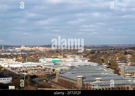 Vista ad ovest da Nottingham City, catturata dal tetto dello sviluppo di Unity Square. Nottinghamshire Inghilterra Regno Unito Foto Stock