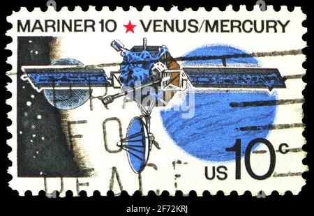 MOSCA, RUSSIA - 22 DICEMBRE 2020: Francobollo stampato negli Stati Uniti mostra Mariner 10, Venere e Mercury, serie di edizione spaziale, circa 1975 Foto Stock