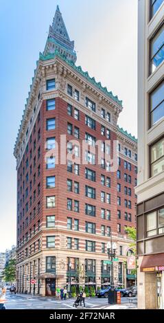 Il Board of Trade Building è stato convertito in Oakwood Apartments, nel quartiere Custom House di Boston. Foto Stock