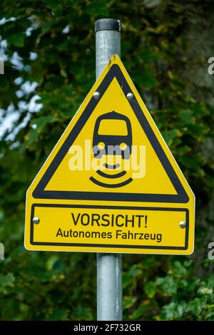 Attenzione veicolo autonomo, segnale, Keitum, Sylt, Frisia del Nord, Schleswig-Holstein, Germania Foto Stock