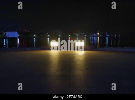 Vista notturna di Jinhaeru Light Street, Changwon, Gyeongnam, Corea del Sud, Asia Foto Stock