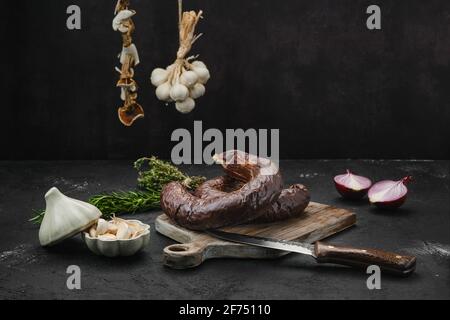 Sanguinamenti organici sul tagliere Foto Stock