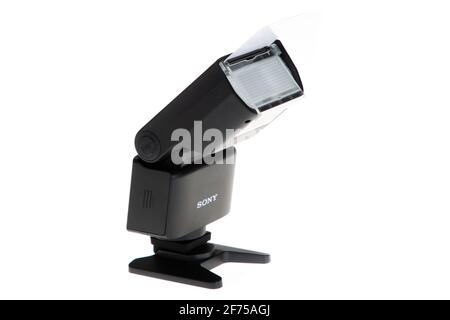 Bordeaux , Aquitaine Francia - 03 22 2021 : Sony fotocamera Flash su sfondo bianco con piastra per stand Foto Stock