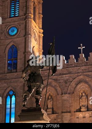 Canada, Quebec, Montreal, il Monumento Maisonneuve è un monumento dello scultore Louis-Philippe Hébert costruito nel 1895 in Place d'Armes a Montreal. Questa mo Foto Stock