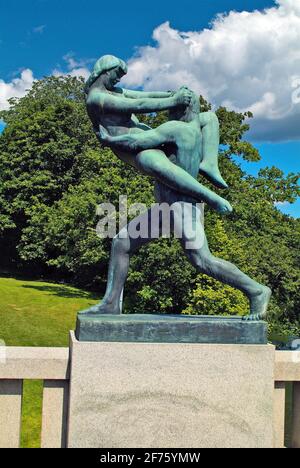 Oslo, Norvegia - 21 giugno 2009: Scultura in pubblico Vigeland Park aka Frogner Park Foto Stock