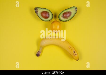 VISO CRANKY FATTO DI BANANA, AVOCADO E LIMONE Foto Stock