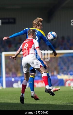 LONDRA, REGNO UNITO. 5 APRILE: Joe Pigott di AFC Wimbledon controlla la palla durante la partita Sky Bet League 1 tra AFC Wimbledon e Fleetwood Town a Plough Lane, Wimbledon, Londra, lunedì 5 aprile 2021. (Credit: Federico Maranesi | MI News) Credit: MI News & Sport /Alamy Live News Foto Stock