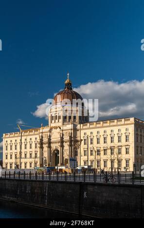 Il Berliner Schloss (palazzo) ricostruito nel centro di Berlino Foto Stock