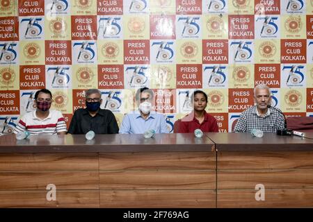 Kolkata, India. 04th Apr 2021. Sri Basanta Singha Roy che ha pronunciato il suo prezioso discorso sul Monte Everest Expedition di Rumpa Das in a Press Meet al Calcutta Press Club. (Foto di Suraranjan Nandi/Pacific Press/Sipa USA) Credit: Sipa USA/Alamy Live News Foto Stock