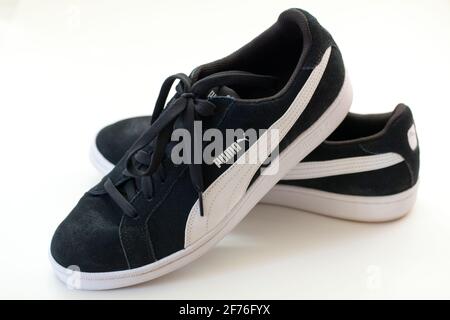 Sneaker Puma Classic in pelle scamosciata nera - USA Foto Stock