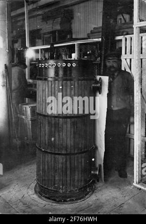 Fotografia tratta dagli album delle caldaie a vapore elettrico e ad acqua calda brevettate da Hjalmar Löfquist, per industrie, centrali elettriche e abitazioni. Foto Stock