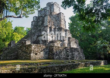 Antiche rovine Maya a Muyil / Chunyaxché nella Riserva della Biosfera di Sian Ka'an, Felipe Carrillo Puerto, Quintana Roo, Penisola di Yucatán, Messico Foto Stock