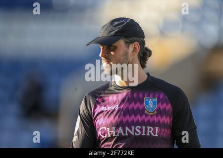 Sheffield, Regno Unito. 05 aprile 2021. Joe Wildsmith No 28 of Sheffield Wednesday during the game in Sheffield, UK on 4/5/2021. (Foto di Mark Cosgrove/News Images/Sipa USA) Credit: Sipa USA/Alamy Live News Foto Stock