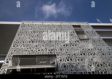 Facciata del campo Philippe Chatrier, Roland Garros Tennis Stadium a Parigi, Francia, Europa. Foto Stock