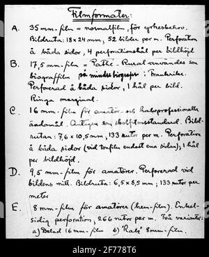 Immagine Skiopticon del Dipartimento di Fotografia del Royal Institute of Technology. Utilizzo da parte del professor Helmer Bäckström come materiale didattico. Bäckström è stato il primo professore svedese di fotografia al Royal Institute of Technology di Stoccolma 1948-1958. Descrizione di Filmformat per Kinematografting.Bäckström, Helmer. Manuale fotografico. Altra edizione rivista. Natura e Cultura. Stoccolma. 1948. pag. 1266-1267. Foto Stock